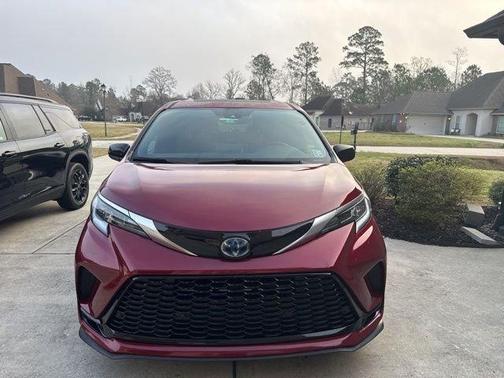 2021 Toyota Sienna XSE 7 Passenger