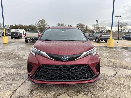 2021 Toyota Sienna XSE 7 Passenger