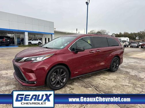 2021 Toyota Sienna XSE 7 Passenger