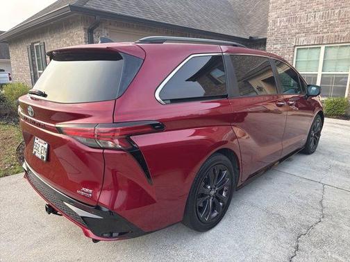 2021 Toyota Sienna XSE 7 Passenger