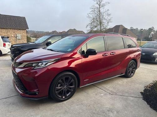 2021 Toyota Sienna XSE 7 Passenger