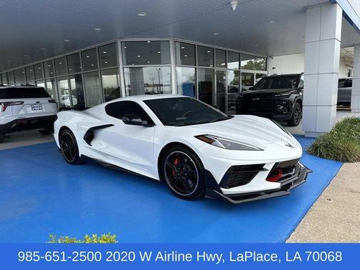 Arctic White 2025 Chevrolet Corvette Stingray w/2LT