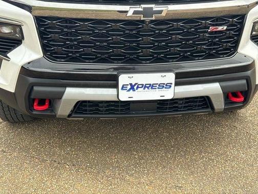 Iridescent Pearl Tricoat 2025 Chevrolet Traverse Z71