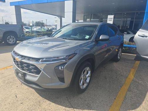 2025 Chevrolet Trax LS