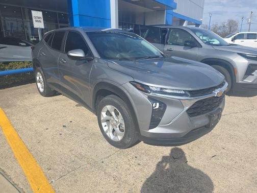 2025 Chevrolet Trax LS