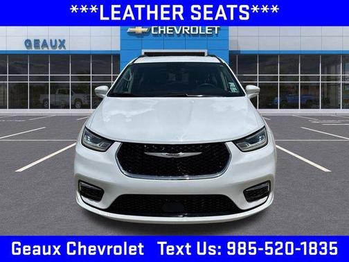 2022 Chrysler Pacifica Touring-L