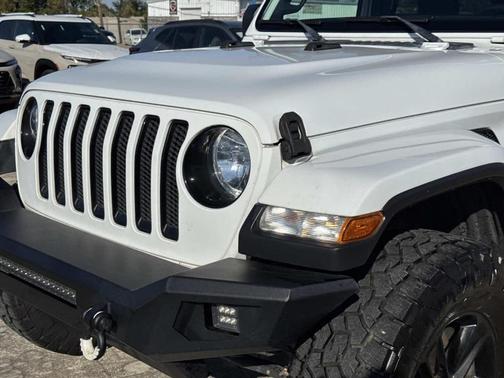2020 Jeep Wrangler Unlimited Sahara Altitude
