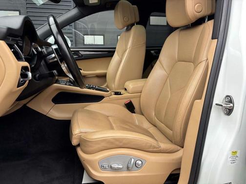 2017 Porsche Macan Base