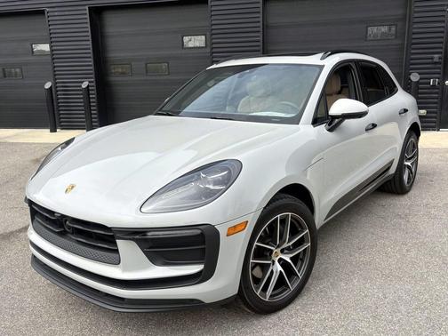 Chalk 2025 Porsche Macan Macan S