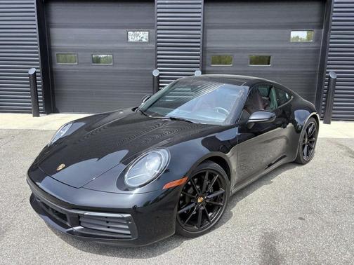 Jet Black Metallic 2020 Porsche 911 Carrera