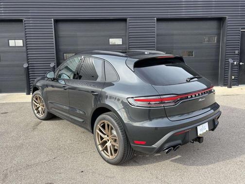 2026 Porsche Macan 
