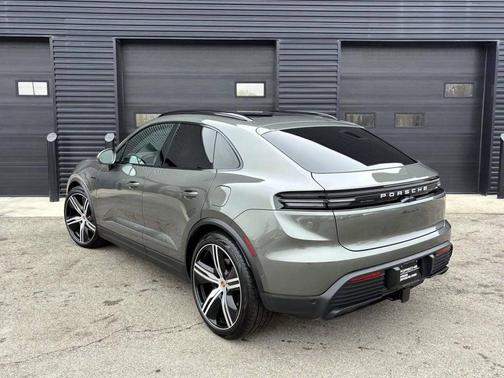 2024 Porsche Macan 