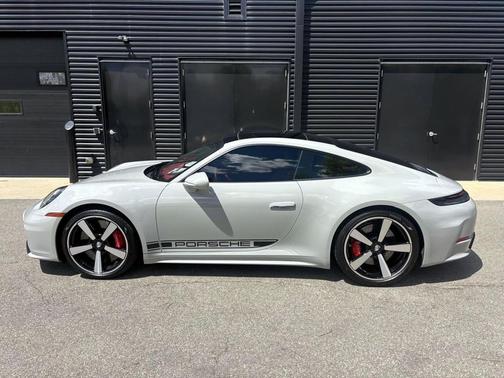 Chalk 2025 Porsche 911 911 Carrera S