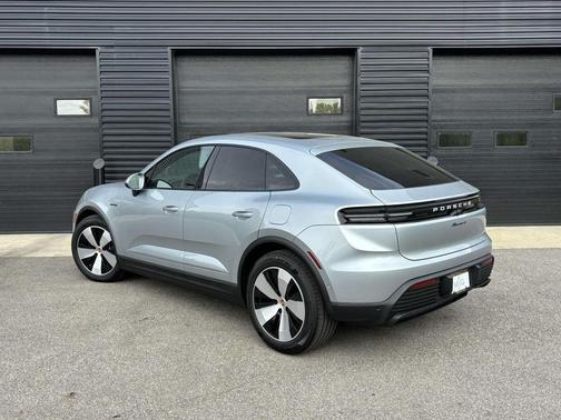 2025 Porsche Macan 4