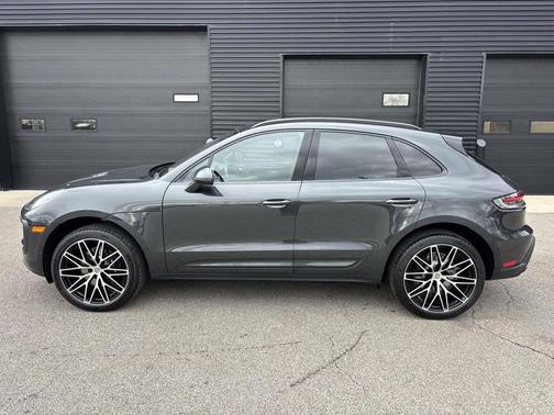 2026 Porsche Macan 