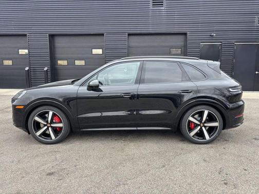 2026 Porsche Cayenne GTS