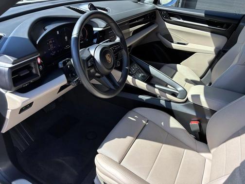 2024 Porsche Macan 4