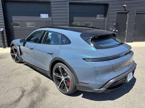2026 Porsche Taycan 4S
