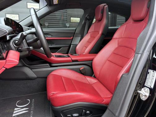 2022 Porsche Taycan Base