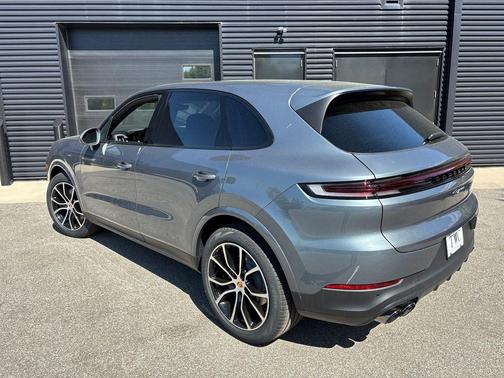 Platinum Silver Metallic 2026 Porsche Cayenne Cayenne