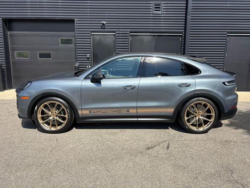 Platinum Silver Metallic 2026 Porsche Cayenne Turbo GT