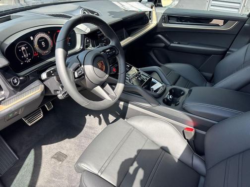 Platinum Silver Metallic 2026 Porsche Cayenne Turbo GT