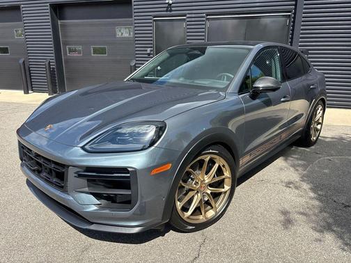Platinum Silver Metallic 2026 Porsche Cayenne Turbo GT