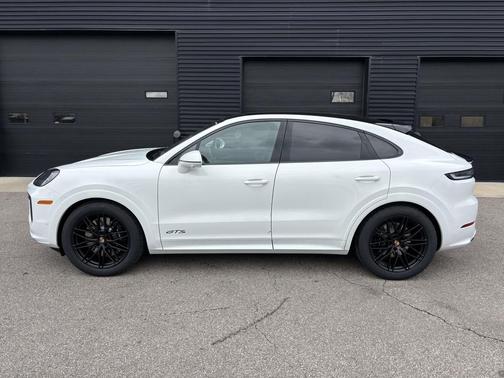2026 Porsche Cayenne GTS