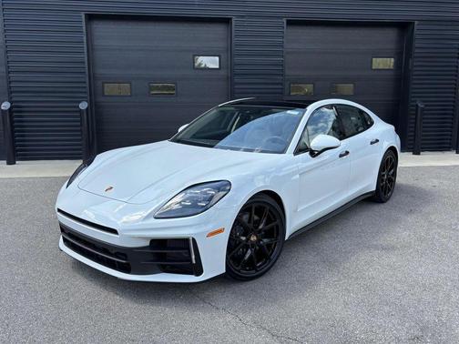 2025 Porsche Panamera 