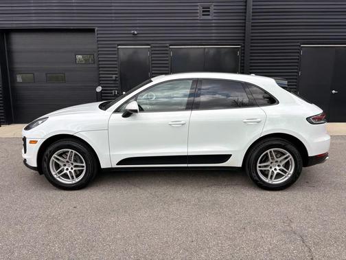 White 2020 Porsche Macan Macan