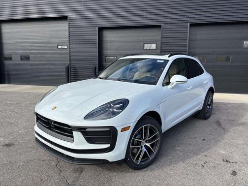 2026 Porsche Macan Base