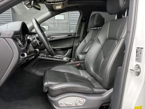 White 2025 Porsche Macan Macan T