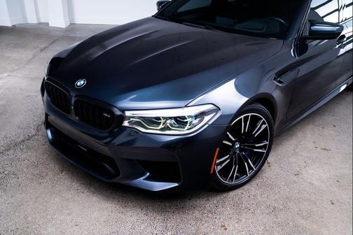 Singapore Gray Metallic 2018 BMW M5 Base
