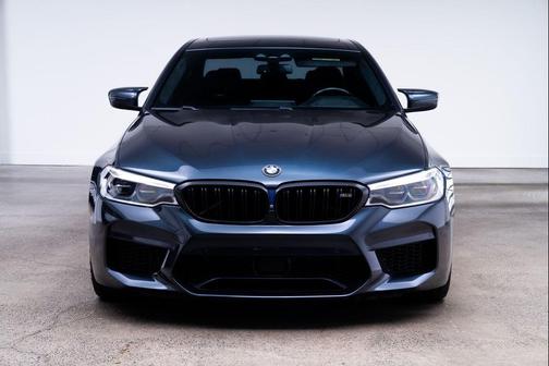 Singapore Gray Metallic 2018 BMW M5 Base