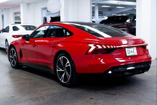 Tango Red Metallic 2022 Audi e-tron GT Prestige