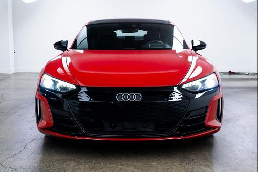 Tango Red Metallic 2022 Audi e-tron GT Prestige