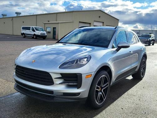 2021 Porsche Macan Panoramic Roof Heated Seats
