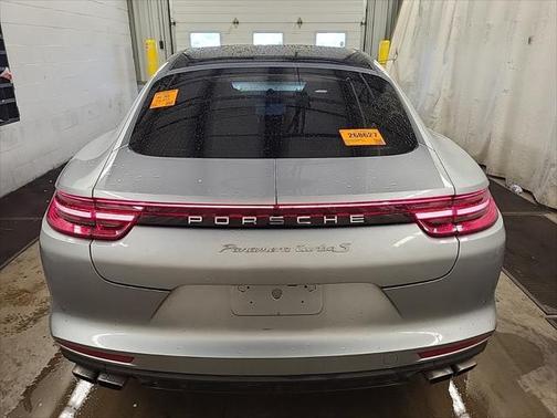 2018 Porsche Panamera Turbo
