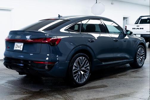 2024 Audi Q8 e-tron Premium Plus