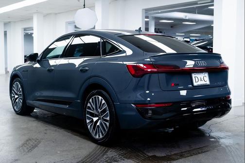 2024 Audi Q8 e-tron Premium Plus