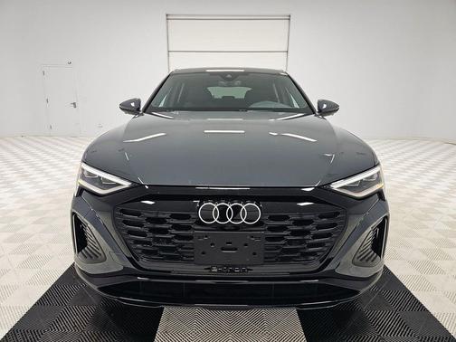2024 Audi Q8 e-tron Premium Plus