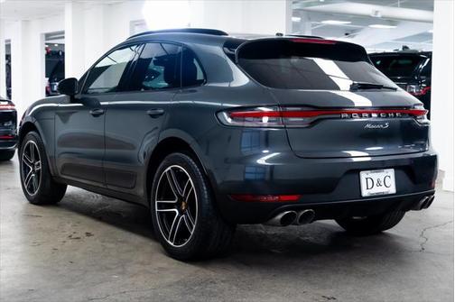 2021 Porsche Macan Base