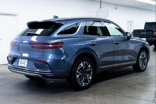 2026 Genesis Electrified GV70 Standard