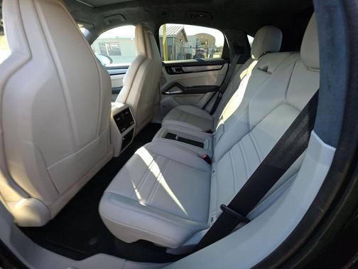 2020 Porsche Cayenne Cayenne Turbo S E-Hybrid