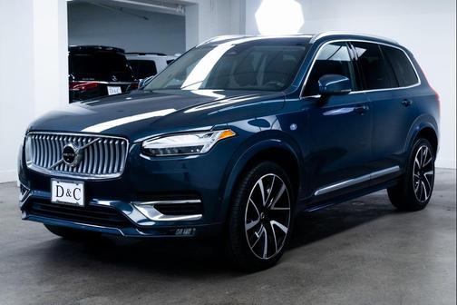2023 Volvo XC90 B5 Plus