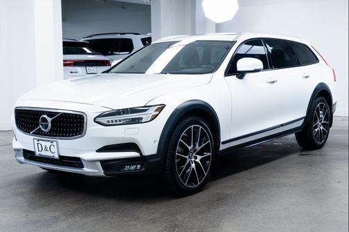 2017 Volvo V90 Cross Country T6