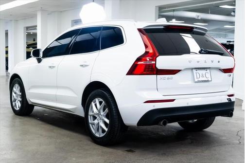 2020 Volvo XC60 T5 Momentum