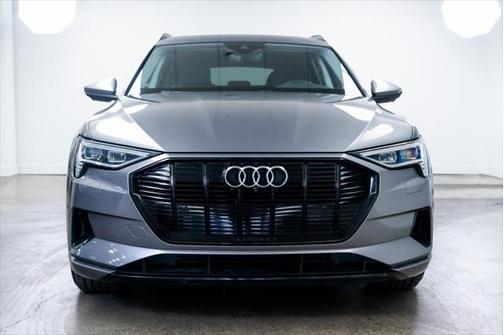 2021 Audi e-tron Premium Plus