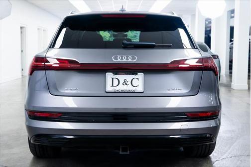 2021 Audi e-tron Premium Plus
