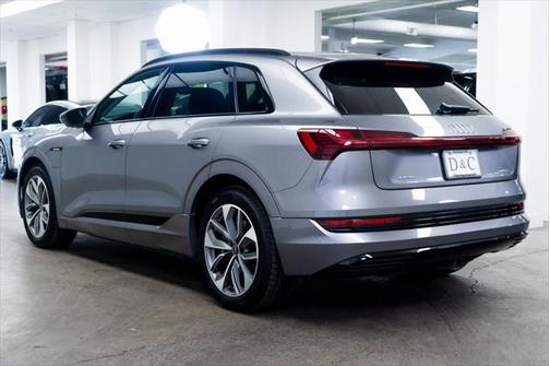 2021 Audi e-tron Premium Plus